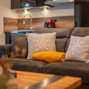 charmant-appartement-5-minutes-pied-de-la-vielle-ville.hotels-rhonealpes.com/
